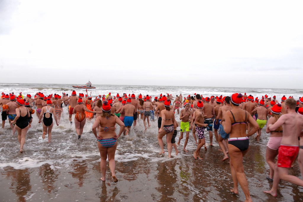 ../Images/Nieuwjaarsduik Nederzandt 2018 050.jpg